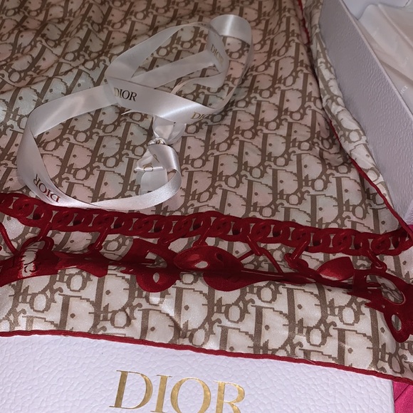 Christian Dior Paris 100% Silk Scarf made in Italy ๐ฎ๐น Luxurious - Huge Size - Picture 10 of 10